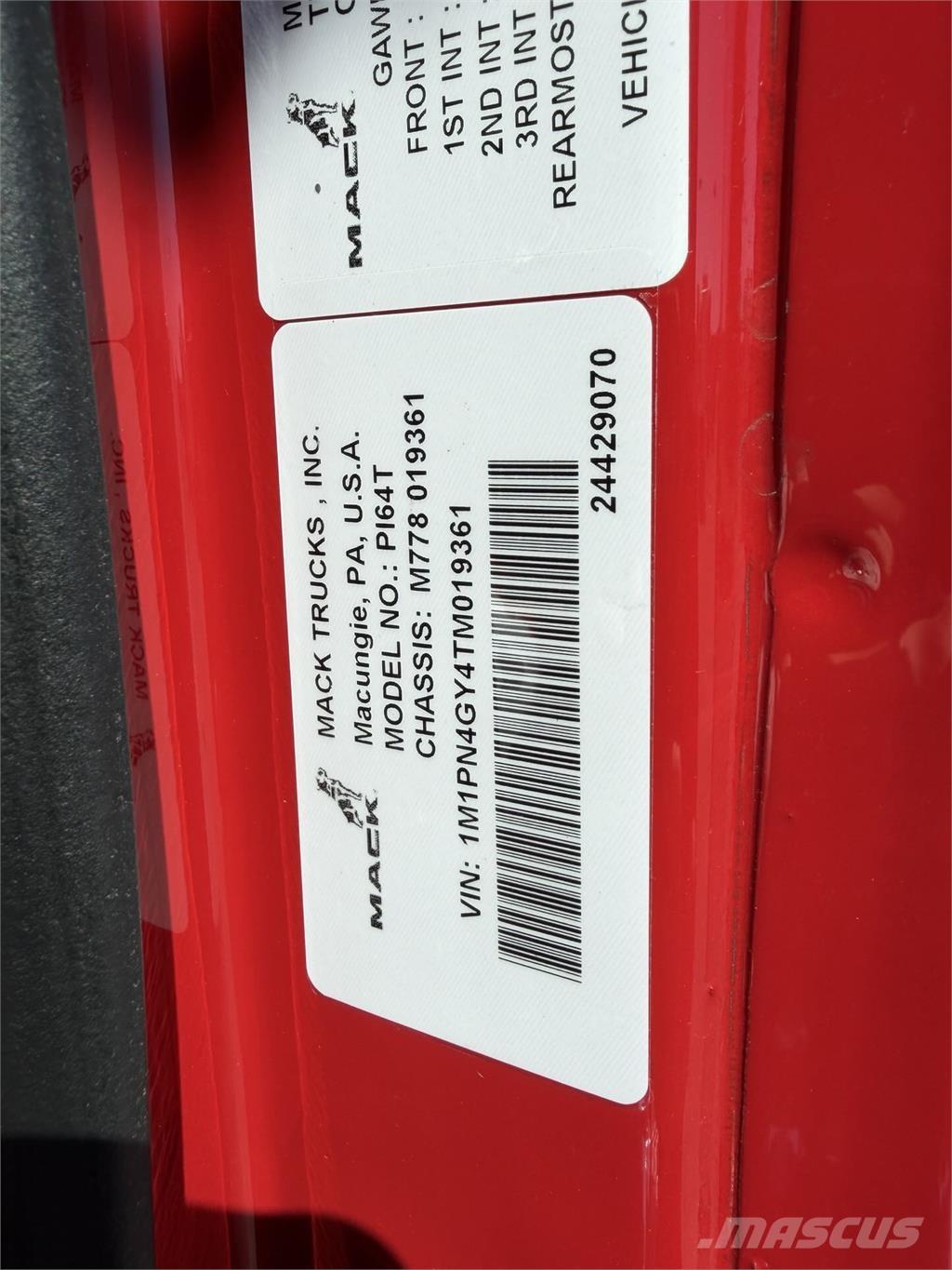 Mack PI64T 中古トラクターヘッド | トレーラーヘッド