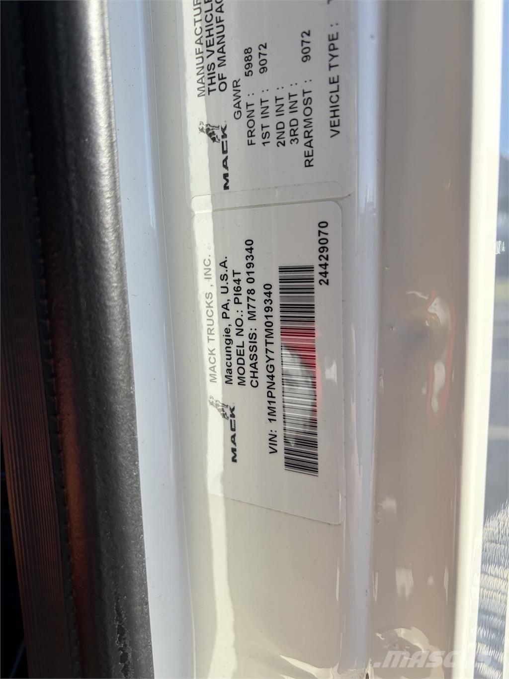 Mack PI64T 中古トラクターヘッド | トレーラーヘッド