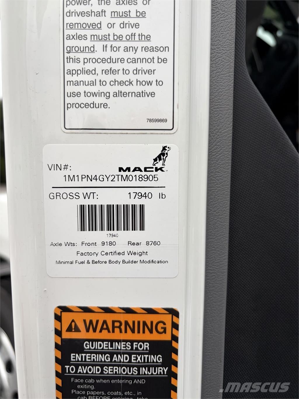 Mack PI64T 中古トラクターヘッド | トレーラーヘッド