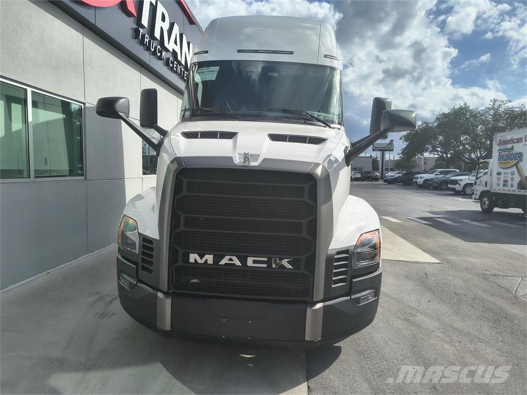 Mack PR64T 中古トラクターヘッド | トレーラーヘッド