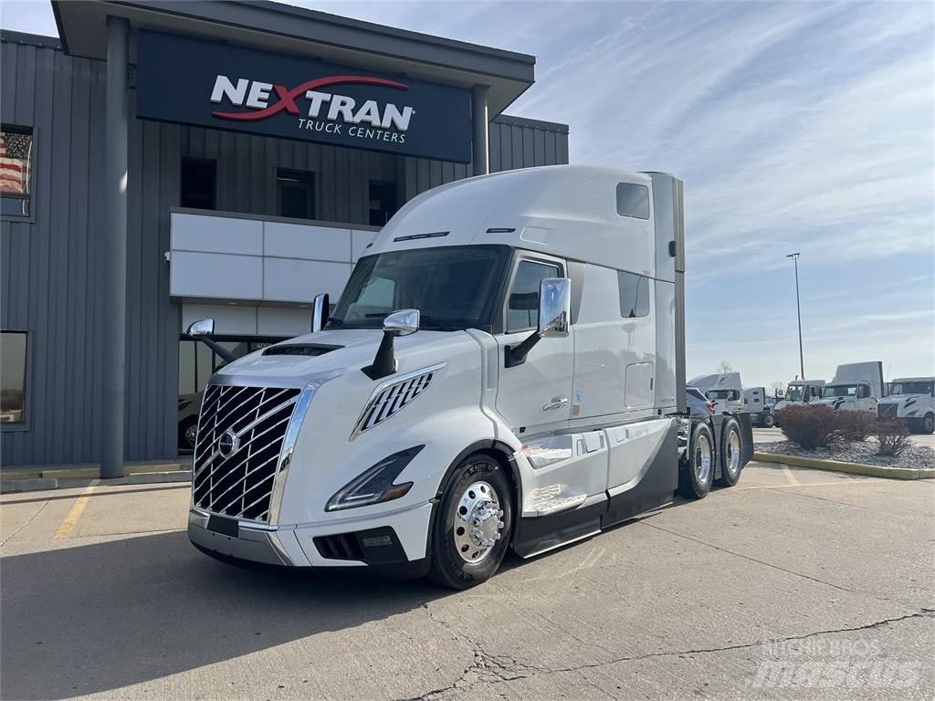 Volvo NEW VNL860 中古トラクターヘッド | トレーラーヘッド