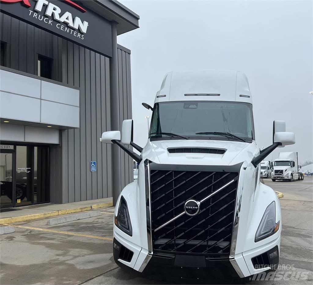 Volvo NEW VNL860 中古トラクターヘッド | トレーラーヘッド