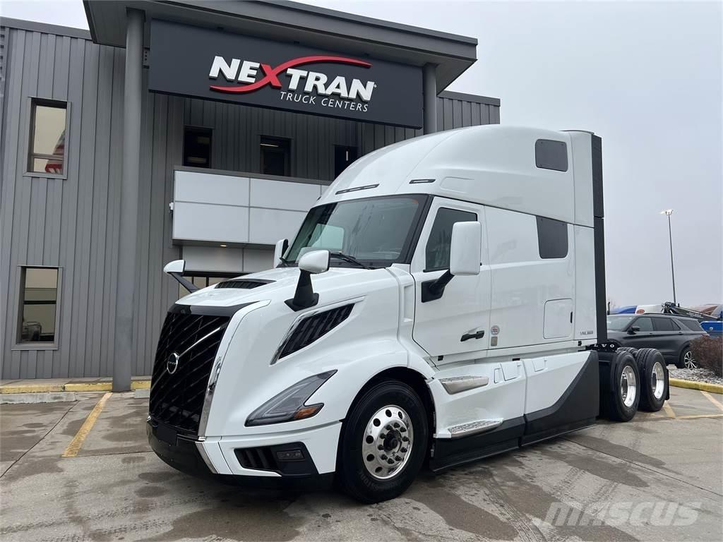 Volvo NEW VNL860 中古トラクターヘッド | トレーラーヘッド