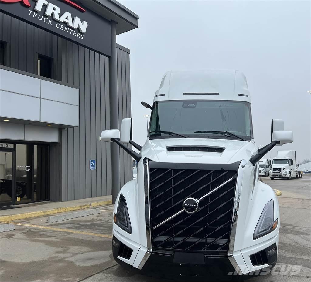 Volvo NEW VNL860 中古トラクターヘッド | トレーラーヘッド