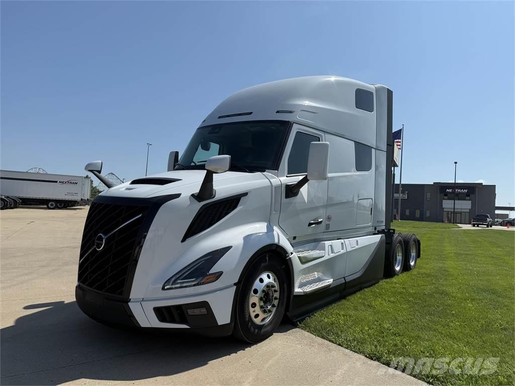 Volvo NEW VNL860 中古トラクターヘッド | トレーラーヘッド