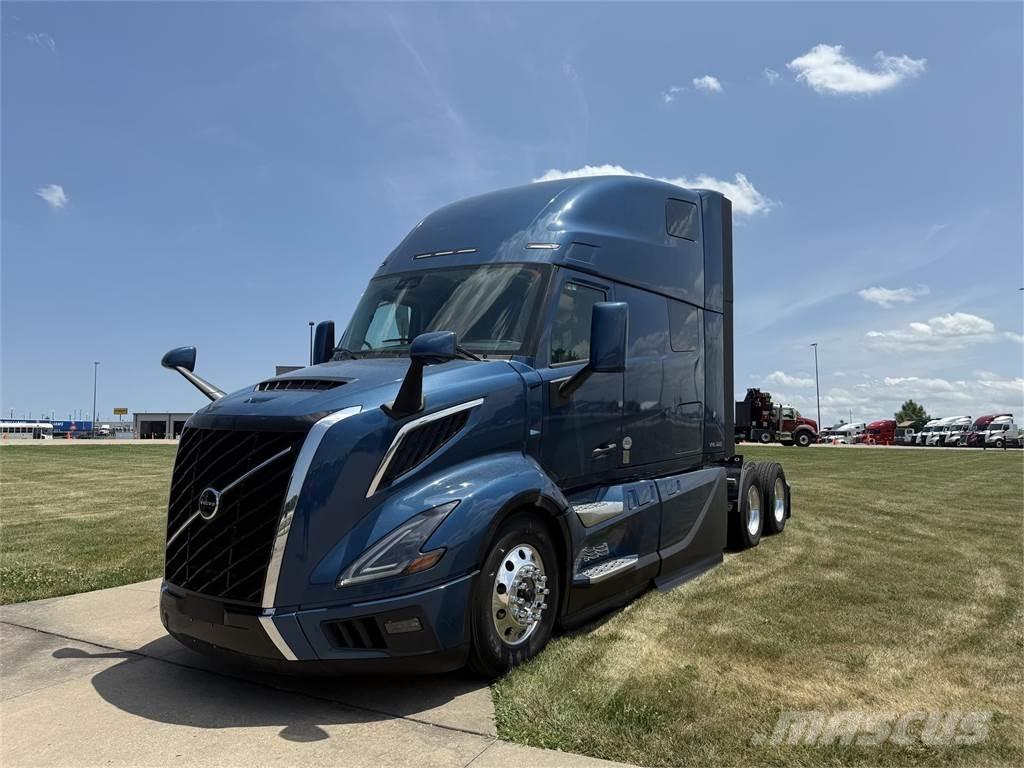 Volvo VNL 860 中古トラクターヘッド | トレーラーヘッド