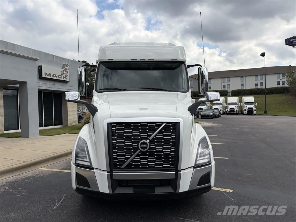 Volvo VNL64T740 中古トラクターヘッド | トレーラーヘッド