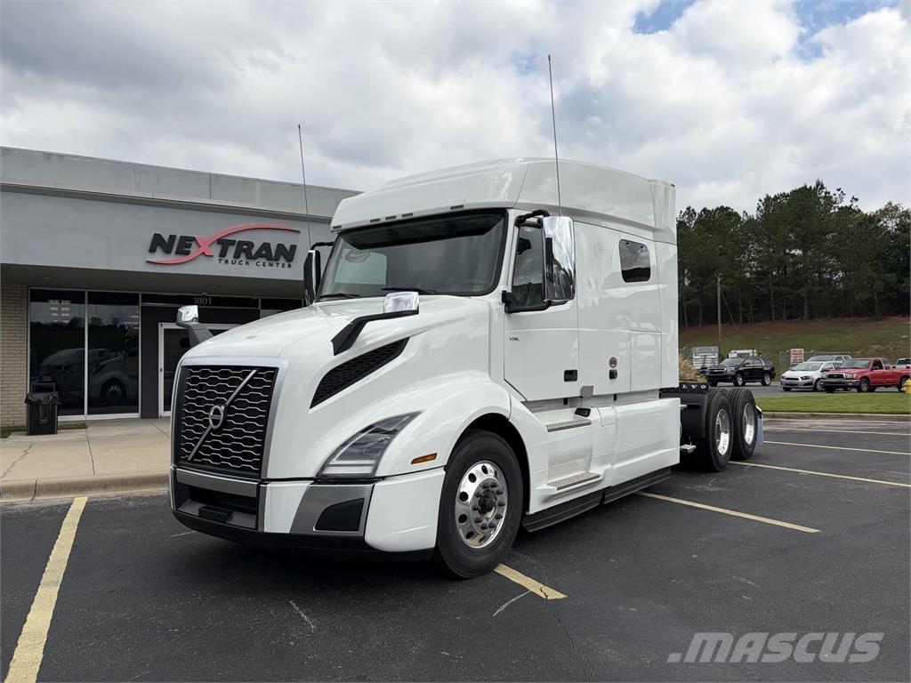 Volvo VNL64T740 中古トラクターヘッド | トレーラーヘッド