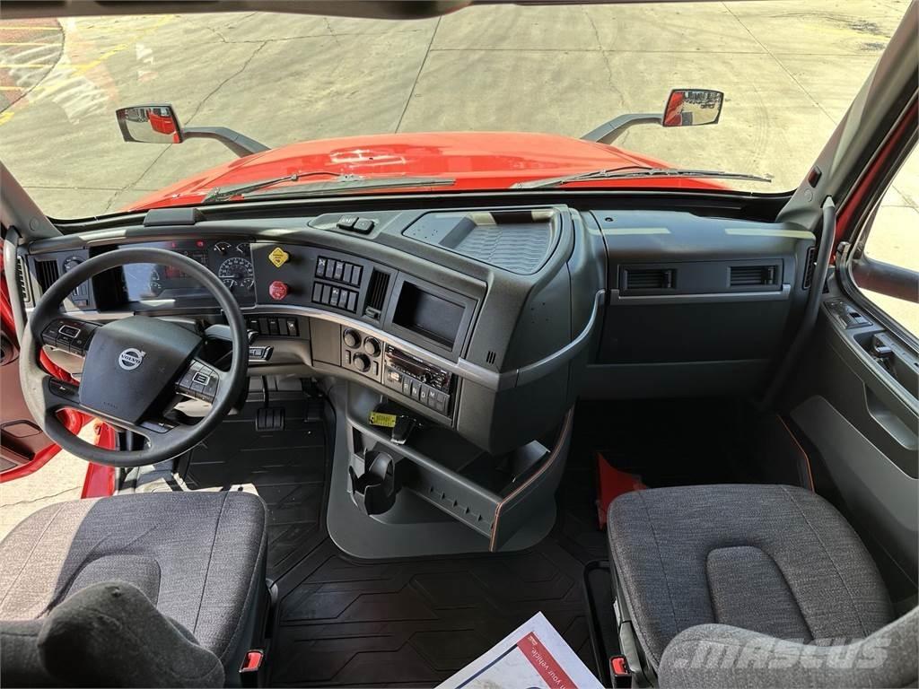 Volvo VNL64T760 中古トラクターヘッド | トレーラーヘッド