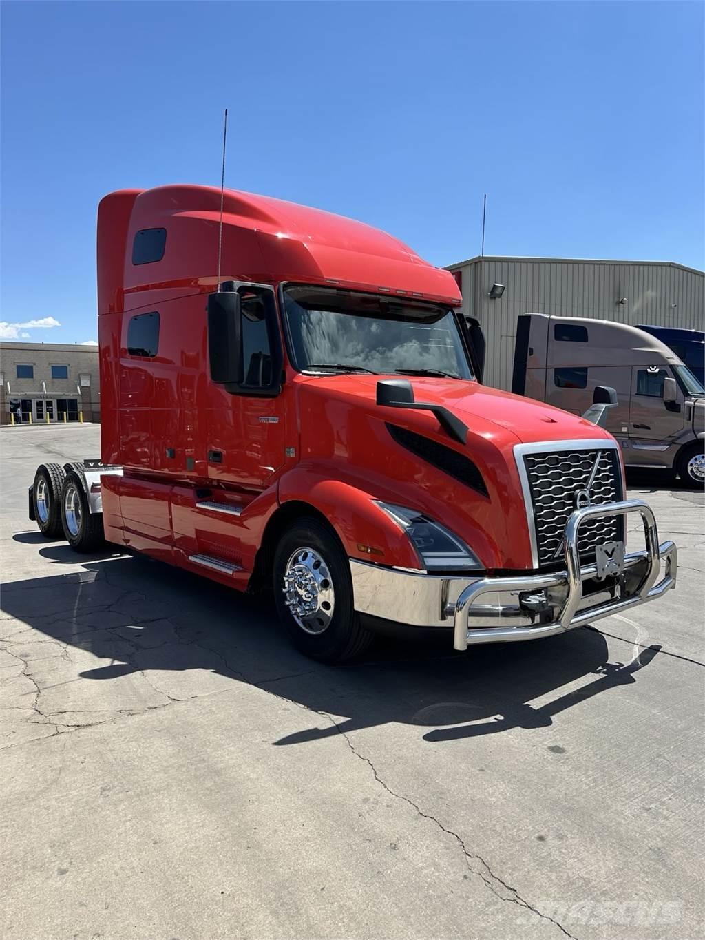 Volvo VNL64T760 中古トラクターヘッド | トレーラーヘッド