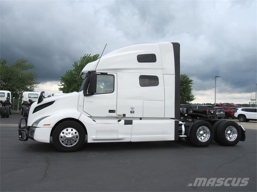 Volvo VNL64T760 中古トラクターヘッド | トレーラーヘッド