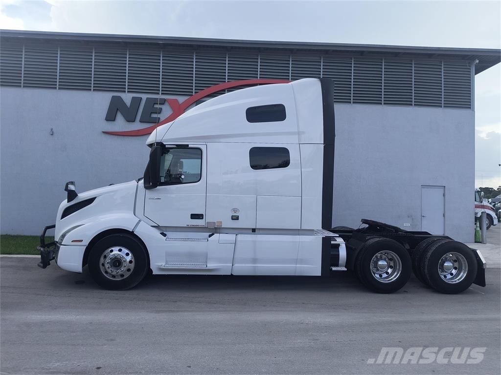 Volvo VNL64T760 中古トラクターヘッド | トレーラーヘッド