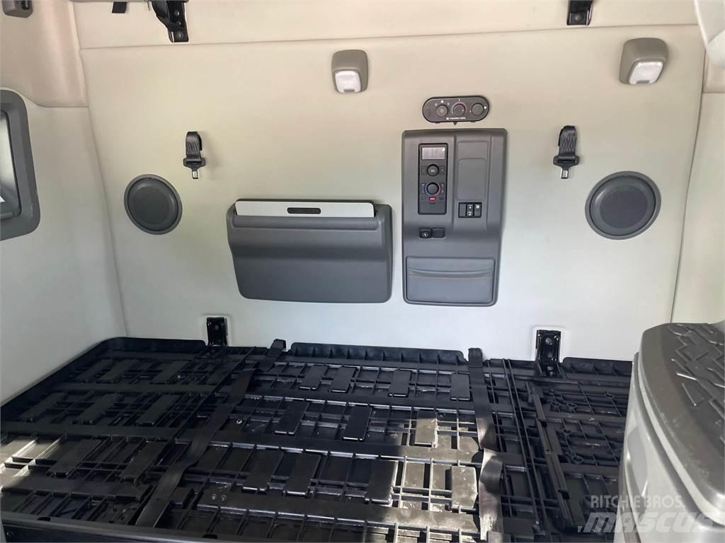 Volvo VNL64T760 中古トラクターヘッド | トレーラーヘッド