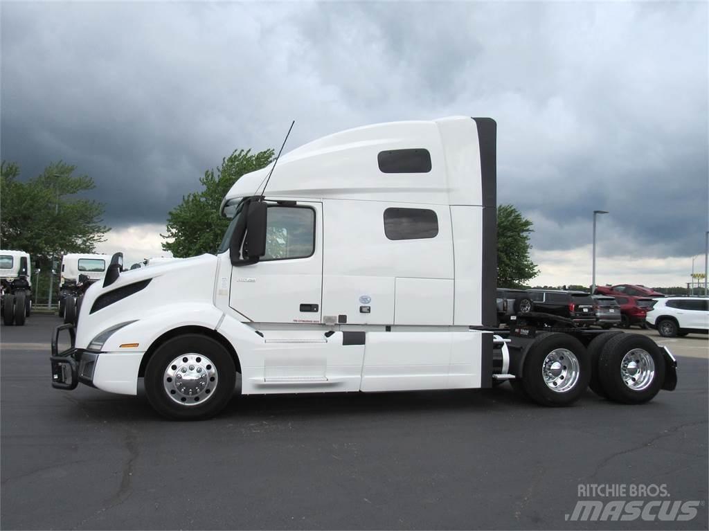 Volvo VNL64T760 中古トラクターヘッド | トレーラーヘッド