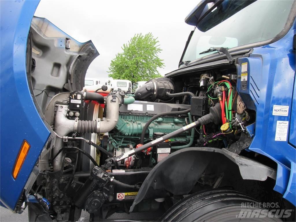 Volvo VNL64T760 中古トラクターヘッド | トレーラーヘッド