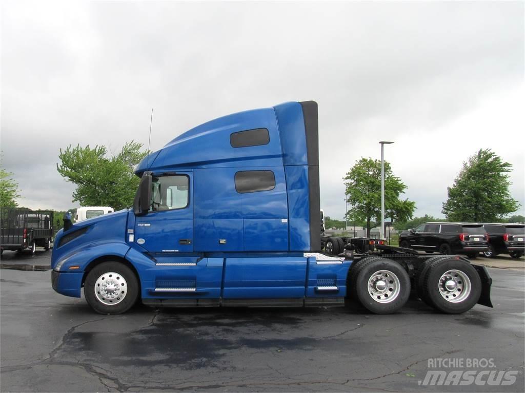 Volvo VNL64T760 中古トラクターヘッド | トレーラーヘッド