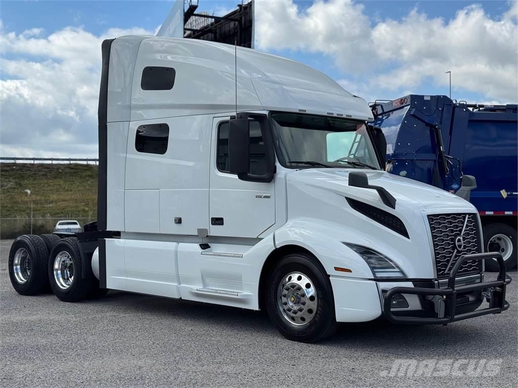 Volvo VNL64T760 中古トラクターヘッド | トレーラーヘッド