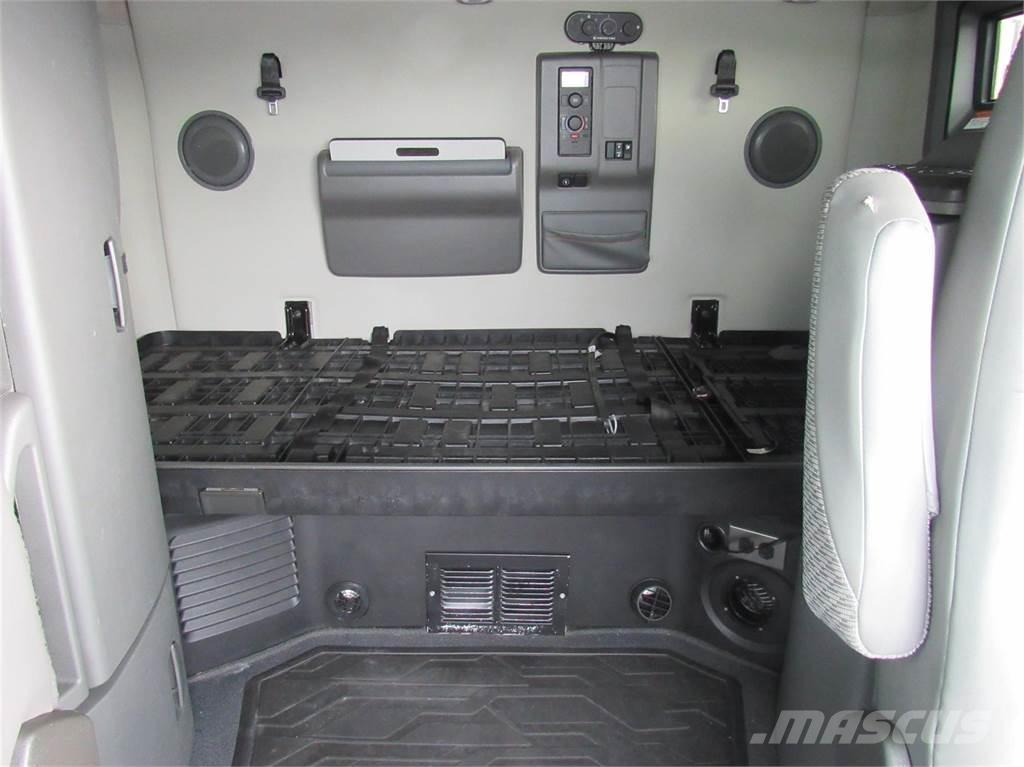 Volvo VNL64T760 中古トラクターヘッド | トレーラーヘッド