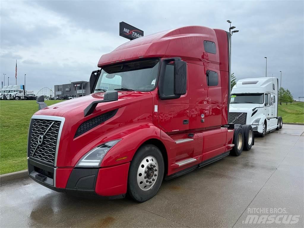 Volvo VNL64T760 中古トラクターヘッド | トレーラーヘッド