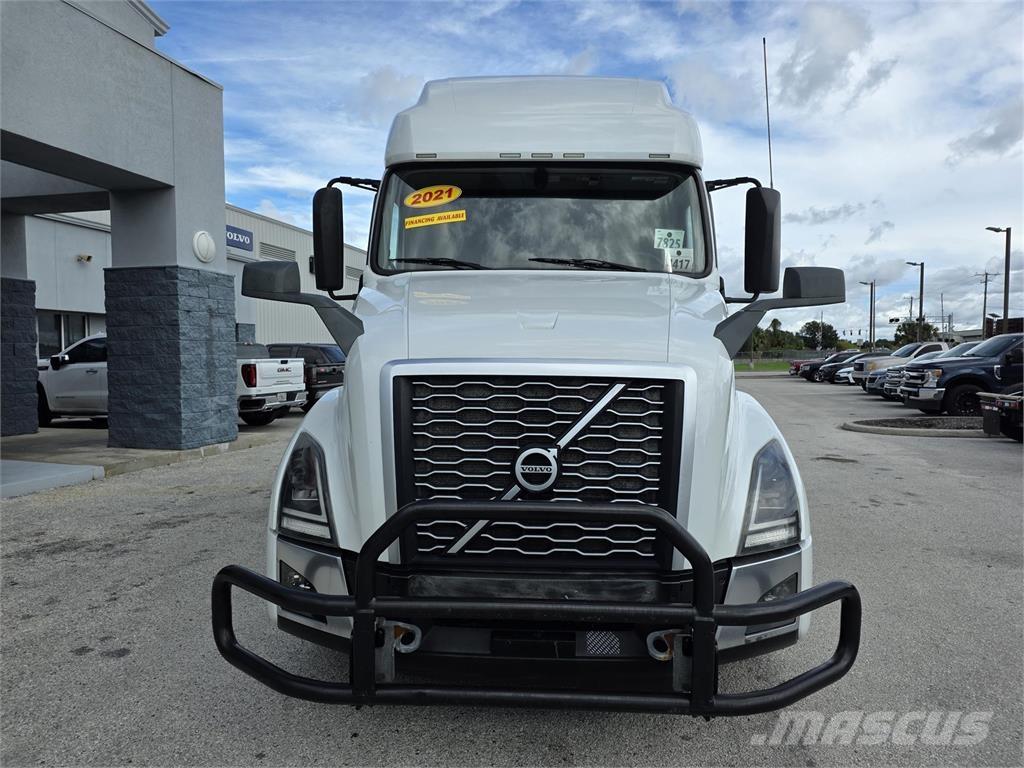 Volvo VNL64T760 中古トラクターヘッド | トレーラーヘッド