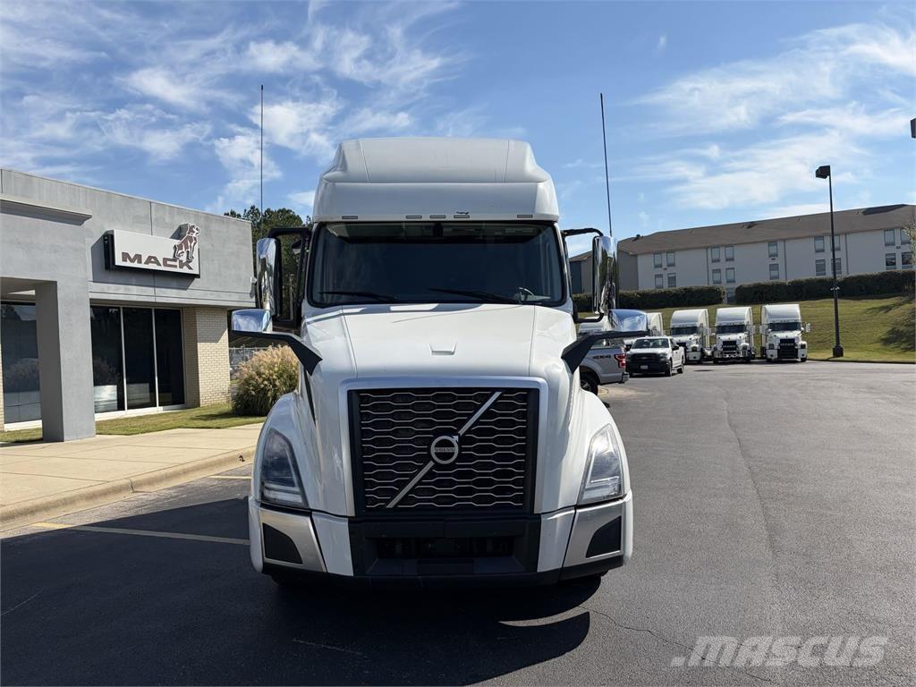 Volvo VNL64T760 中古トラクターヘッド | トレーラーヘッド