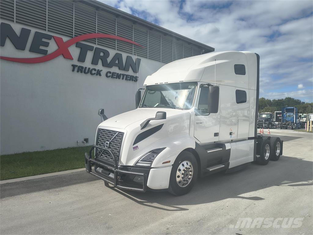 Volvo VNL64T760 中古トラクターヘッド | トレーラーヘッド