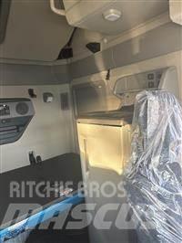 Volvo VNL64T860 中古トラクターヘッド | トレーラーヘッド