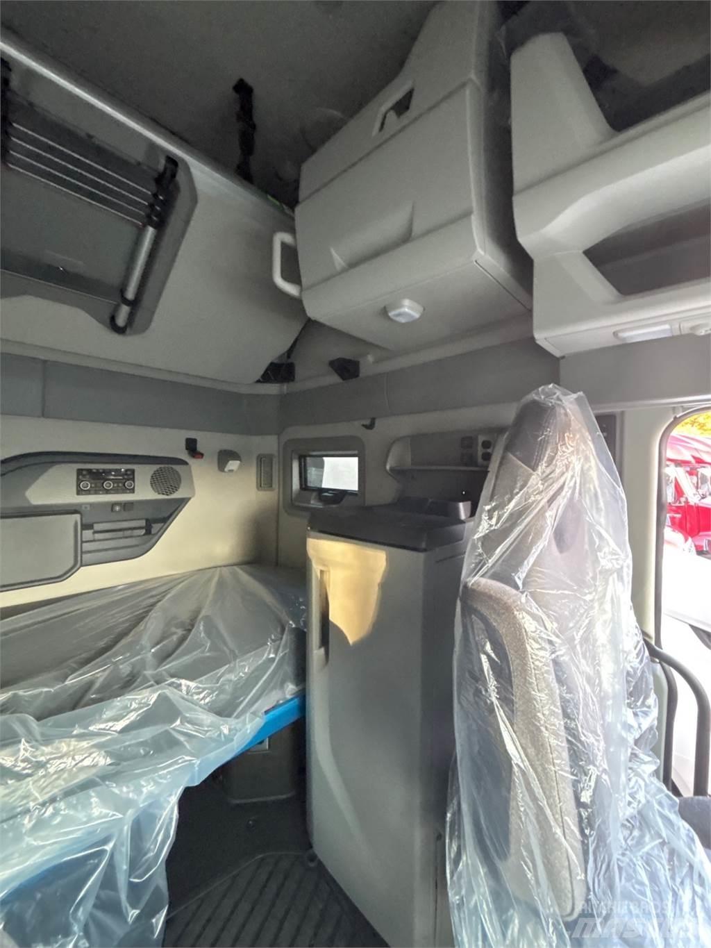 Volvo VNL64T860 中古トラクターヘッド | トレーラーヘッド