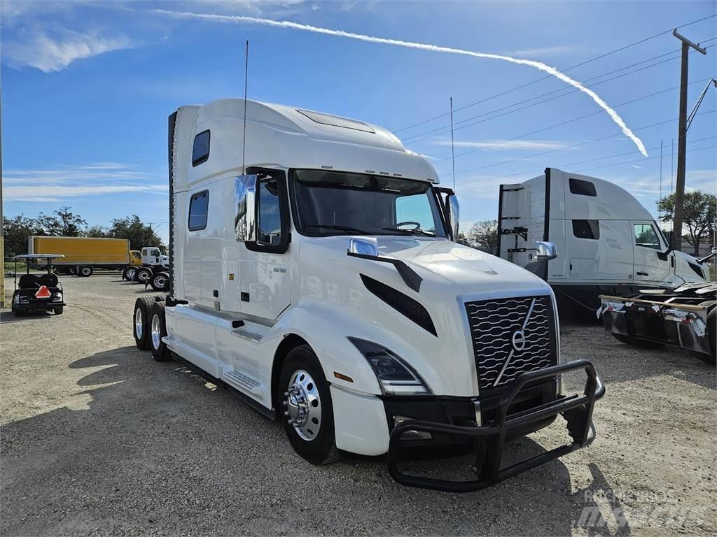 Volvo VNL64T860 中古トラクターヘッド | トレーラーヘッド
