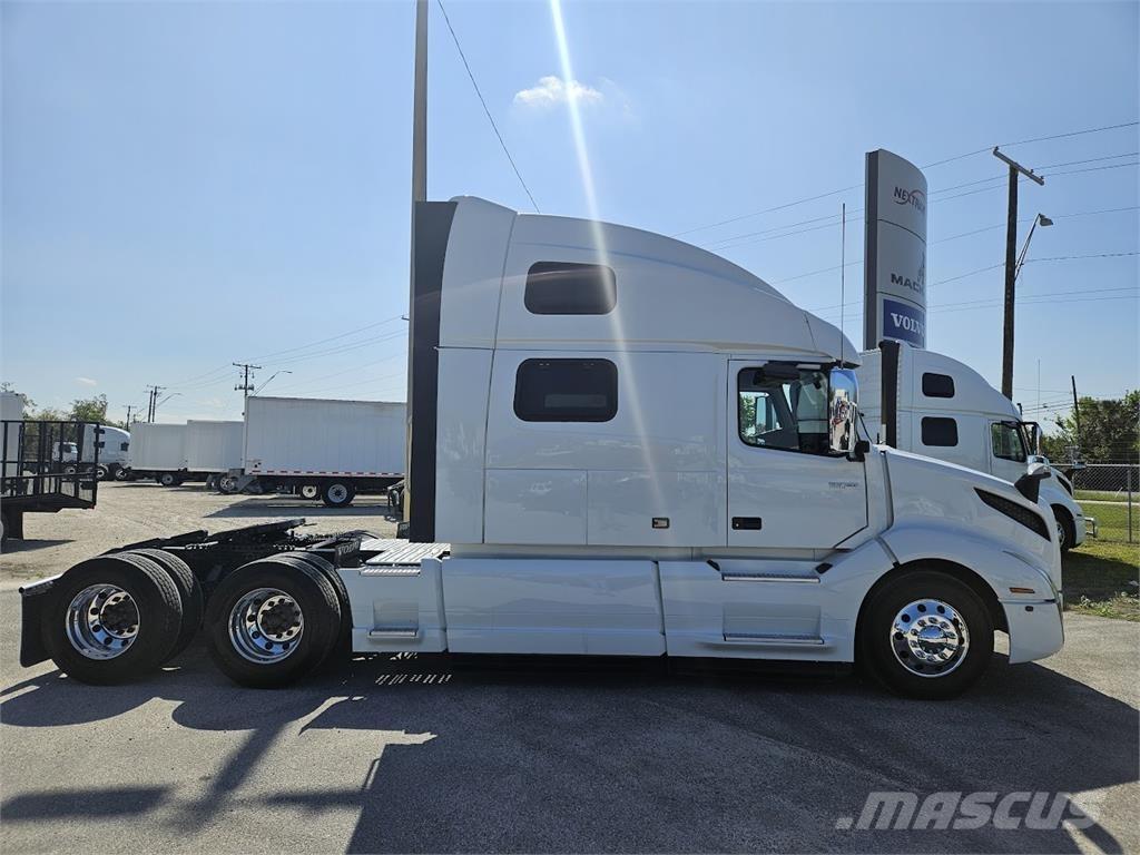 Volvo VNL64T860 中古トラクターヘッド | トレーラーヘッド