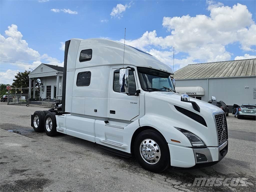 Volvo VNL64T860 中古トラクターヘッド | トレーラーヘッド