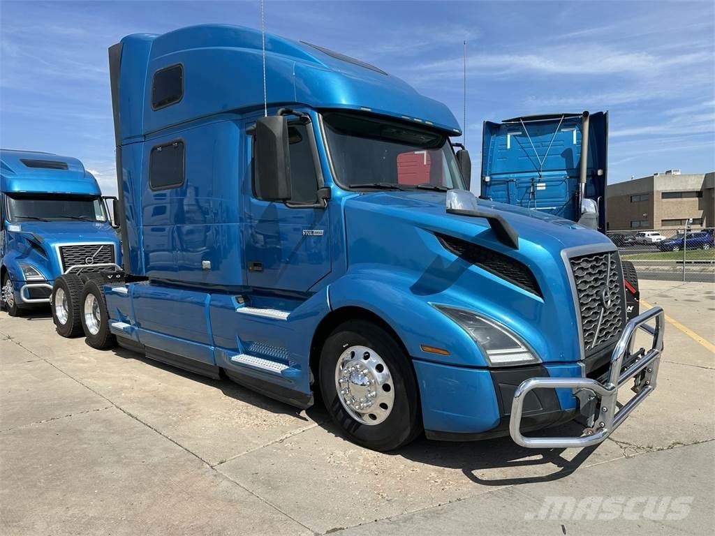 Volvo VNL64T860 中古トラクターヘッド | トレーラーヘッド