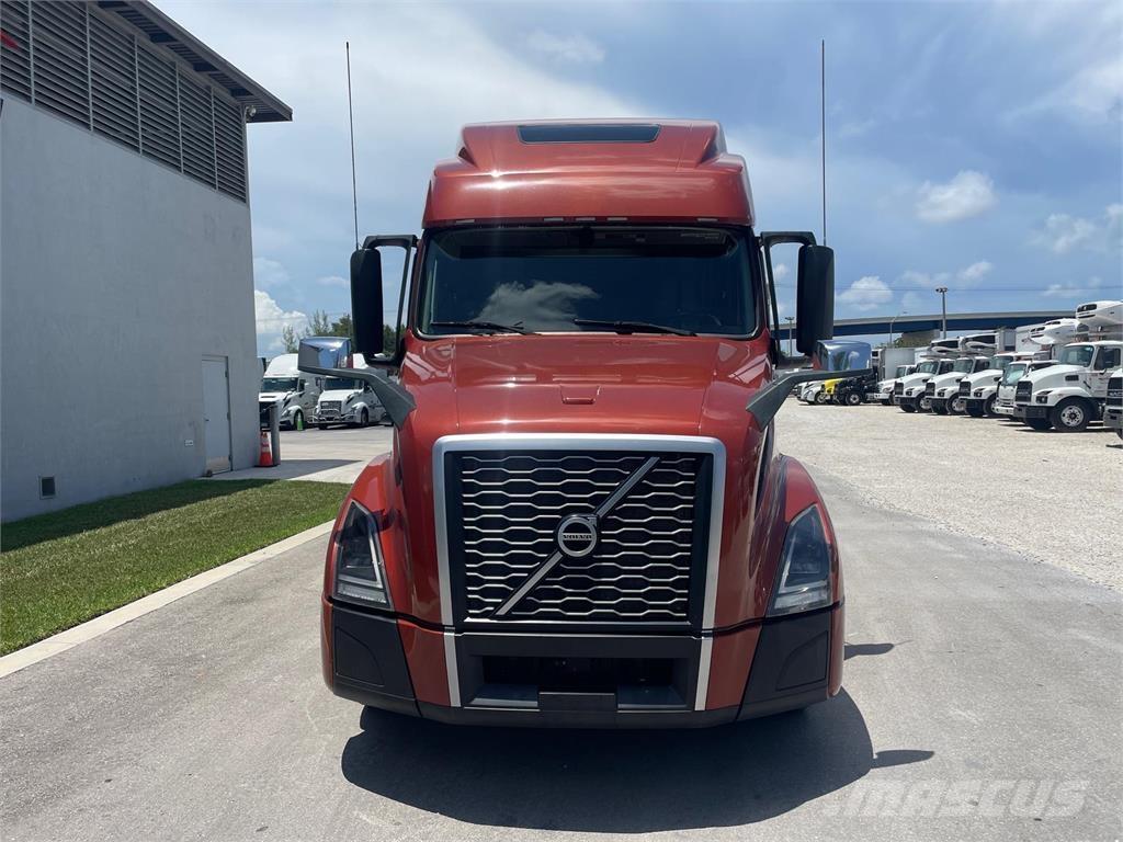 Volvo VNL64T860 中古トラクターヘッド | トレーラーヘッド