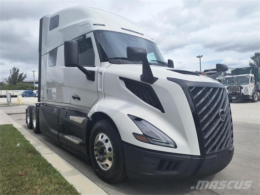 Volvo VNL64T860 中古トラクターヘッド | トレーラーヘッド
