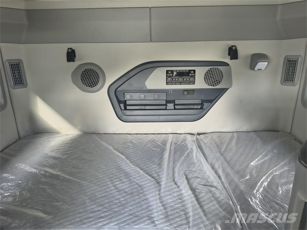 Volvo VNL64T860 中古トラクターヘッド | トレーラーヘッド