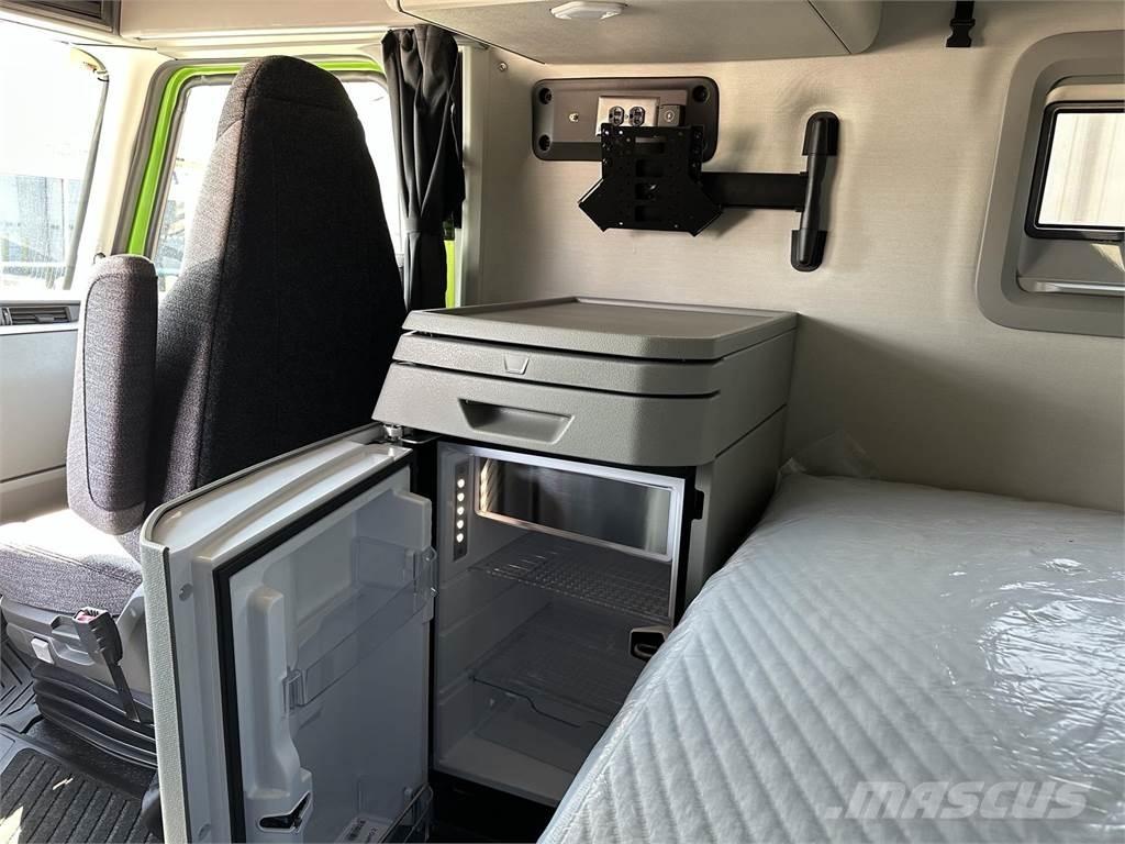 Volvo VNL64T860 中古トラクターヘッド | トレーラーヘッド