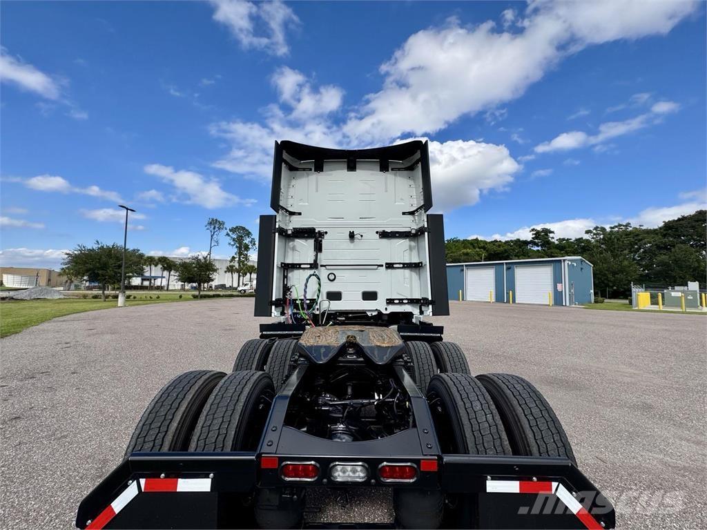 Volvo VNL64T860 中古トラクターヘッド | トレーラーヘッド