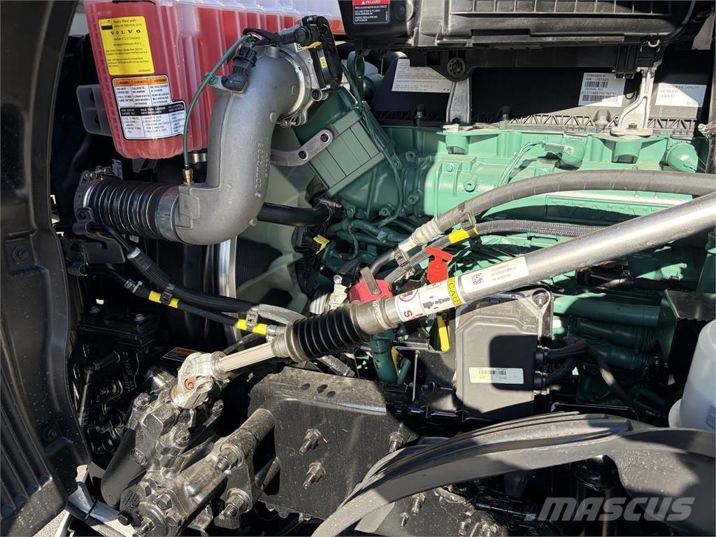 Volvo VNL64T860 中古トラクターヘッド | トレーラーヘッド