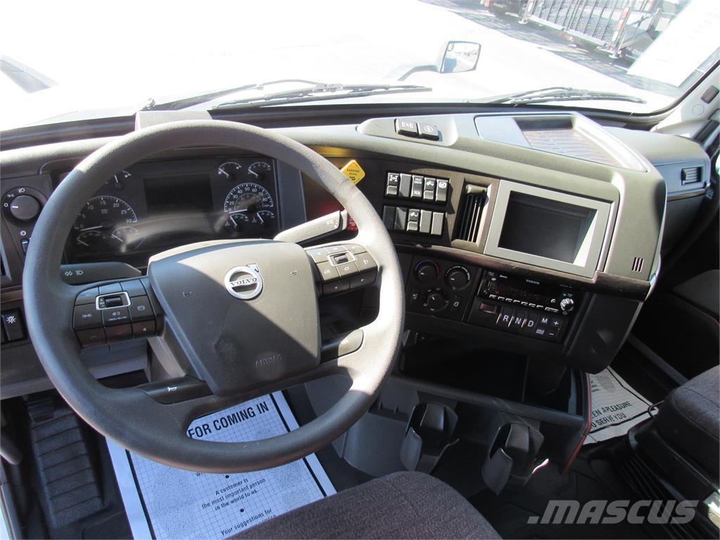Volvo VNL64T860 中古トラクターヘッド | トレーラーヘッド