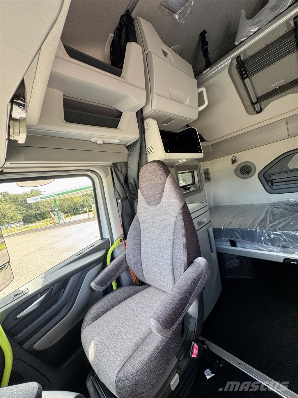 Volvo VNL64T860 中古トラクターヘッド | トレーラーヘッド