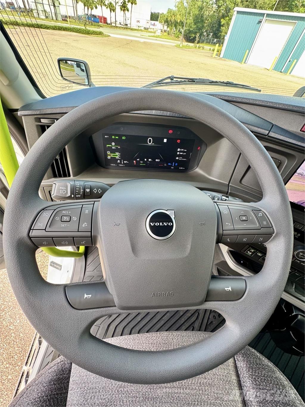 Volvo VNL64T860 中古トラクターヘッド | トレーラーヘッド