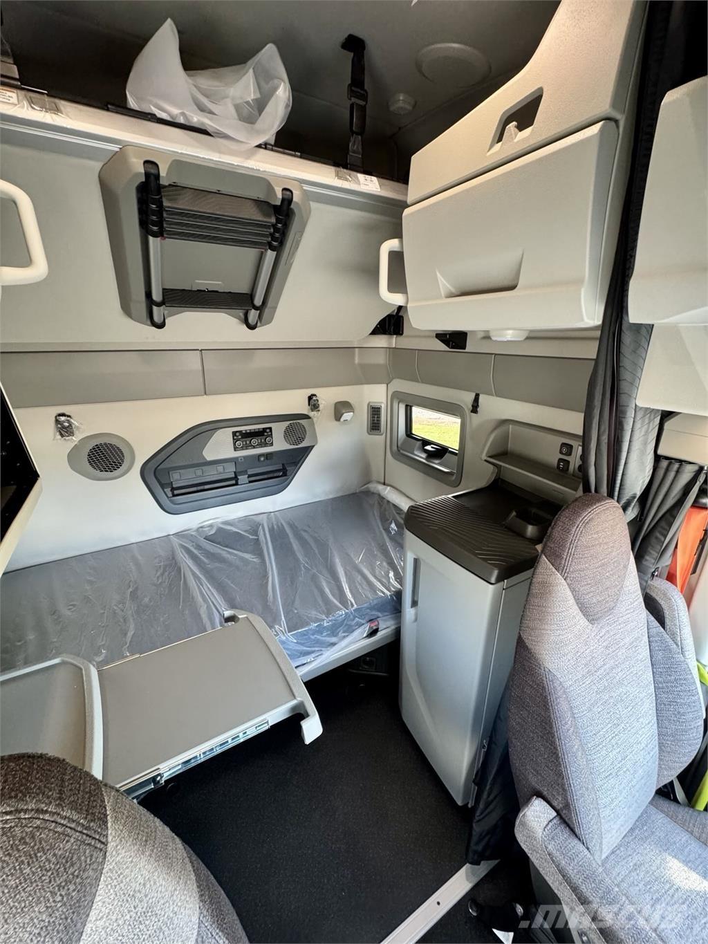 Volvo VNL64T860 中古トラクターヘッド | トレーラーヘッド