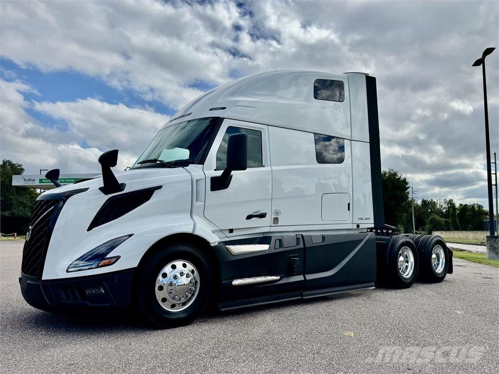 Volvo VNL64T860 中古トラクターヘッド | トレーラーヘッド