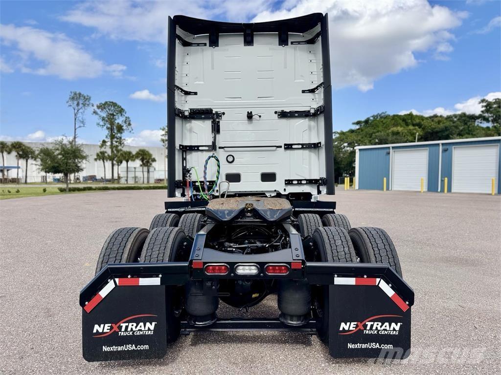 Volvo VNL64T860 中古トラクターヘッド | トレーラーヘッド