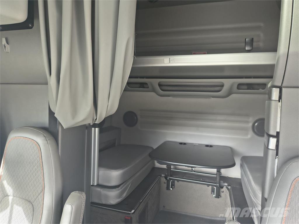 Volvo VNL64T860 中古トラクターヘッド | トレーラーヘッド