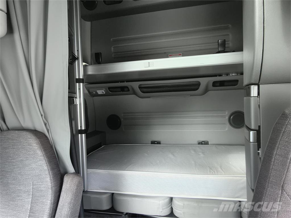 Volvo VNL64T860 中古トラクターヘッド | トレーラーヘッド