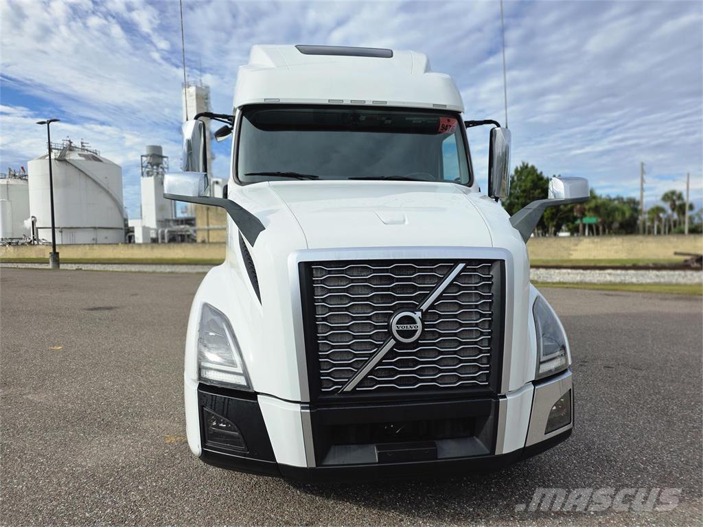 Volvo VNL64T860 中古トラクターヘッド | トレーラーヘッド