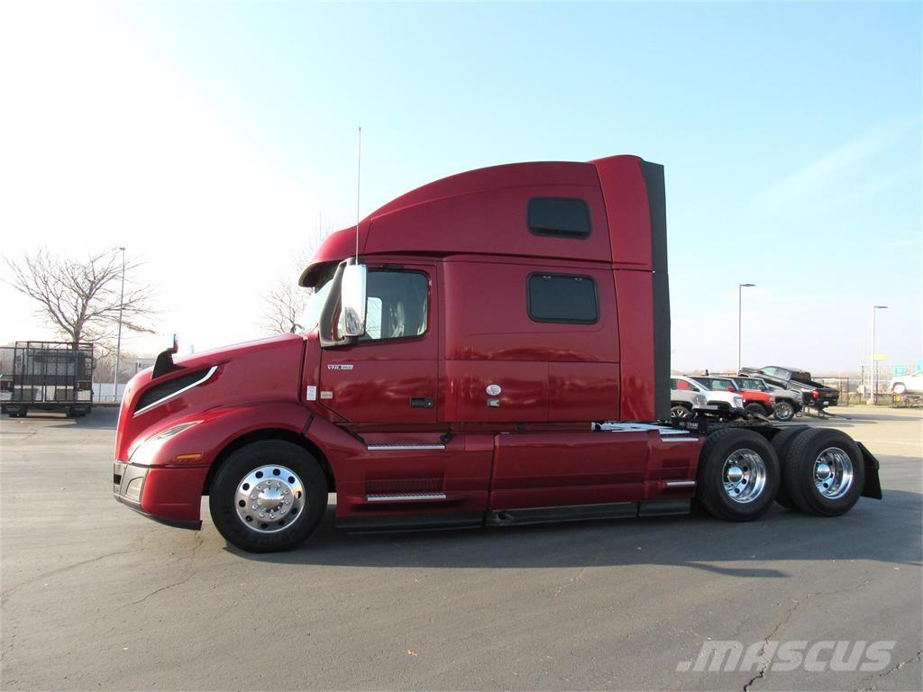 Volvo VNL64T860 中古トラクターヘッド | トレーラーヘッド