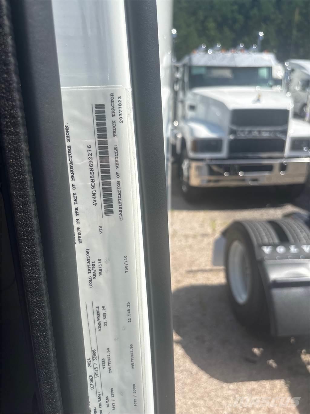 Volvo VNR42T300 中古トラクターヘッド | トレーラーヘッド