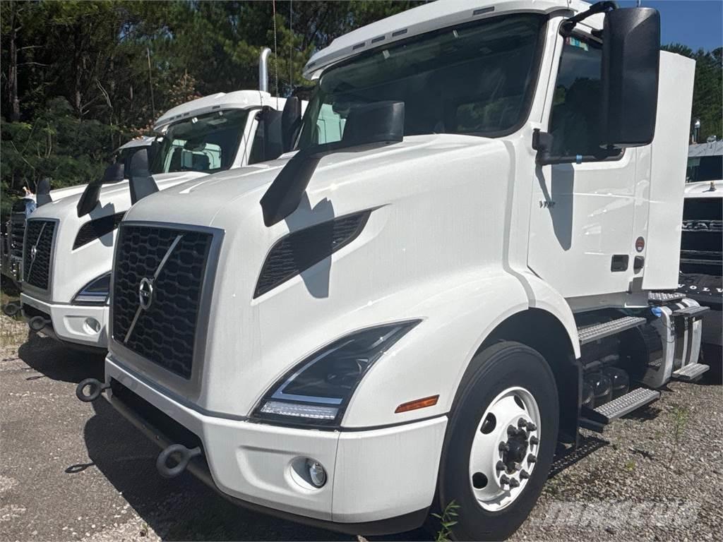 Volvo VNR42T300 中古トラクターヘッド | トレーラーヘッド
